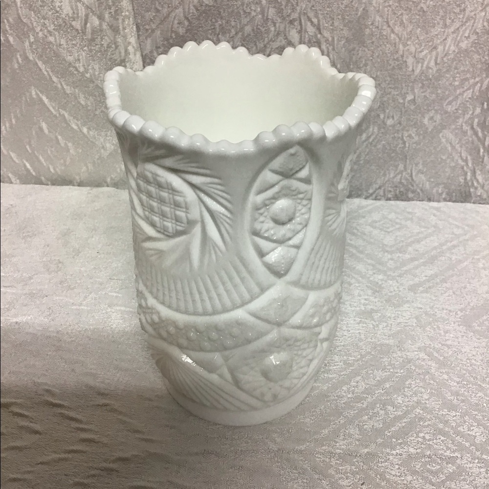 West Moreland Celery Vase